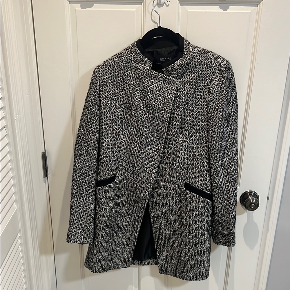 Zara Women's Black and White Tweed Coat